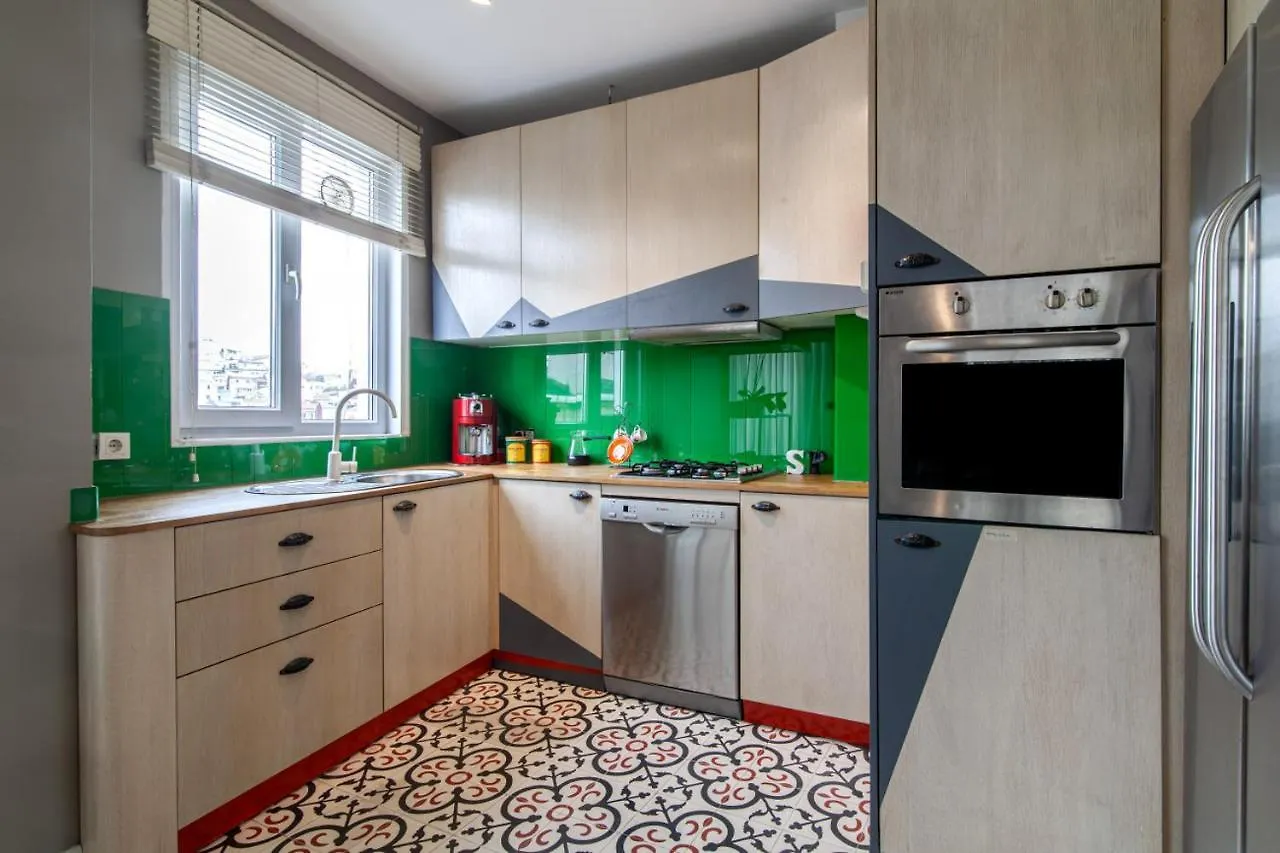 Modern Apartment With Stylish Interior In Beyoglu Stambuł